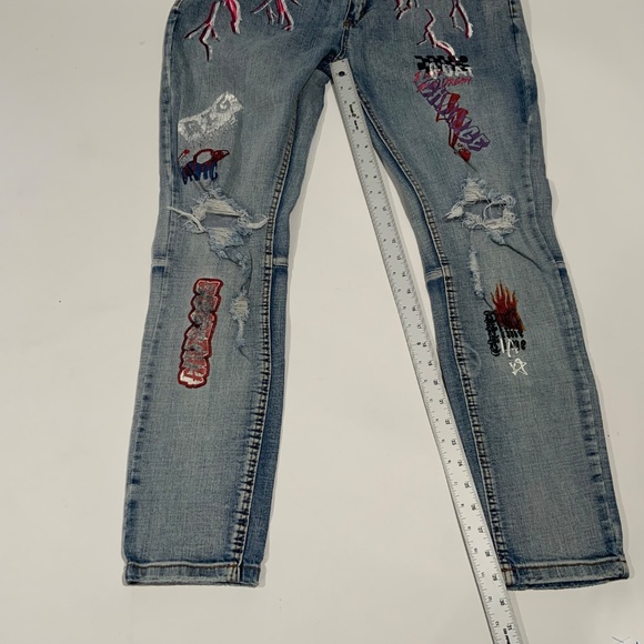Cooper 9 507 "" Chance"" Graphic Jeans Light Wash - Picture 8 of 8